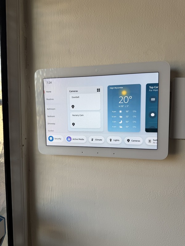 Amazon Echo Hub 8-Inch Smart Home Control Panel (Excellent Condition)