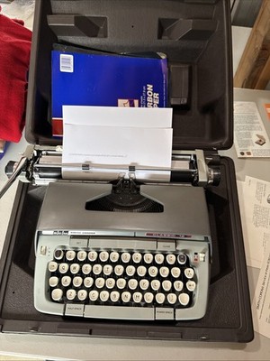 SCM Smith Corona Classic 12 Portable Manual Typewriter w Case  Plus Information