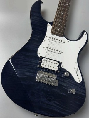 Yamaha Pacifica 212VFM Translucent Black E-Gitarre gebraucht leicht zerkratzt