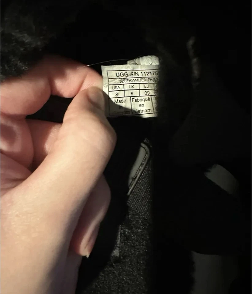 Zapatilla UGG Super Pelusa Eslinga Trasera Punta Cerrada Mula Negra Para Mujer Talla 8 Foto 3 de 3