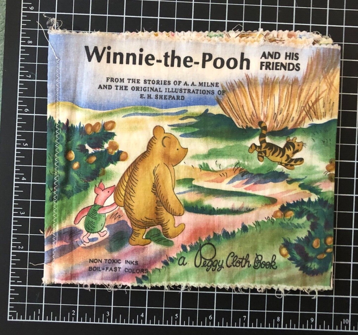 RARE 1962 Vintage Winnie The Pooh And Friends Peggy Cloth Book Non