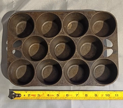 Vintage Griswold No. 10 Cast Iron Muffin Pan, # 949D Erie PA USA