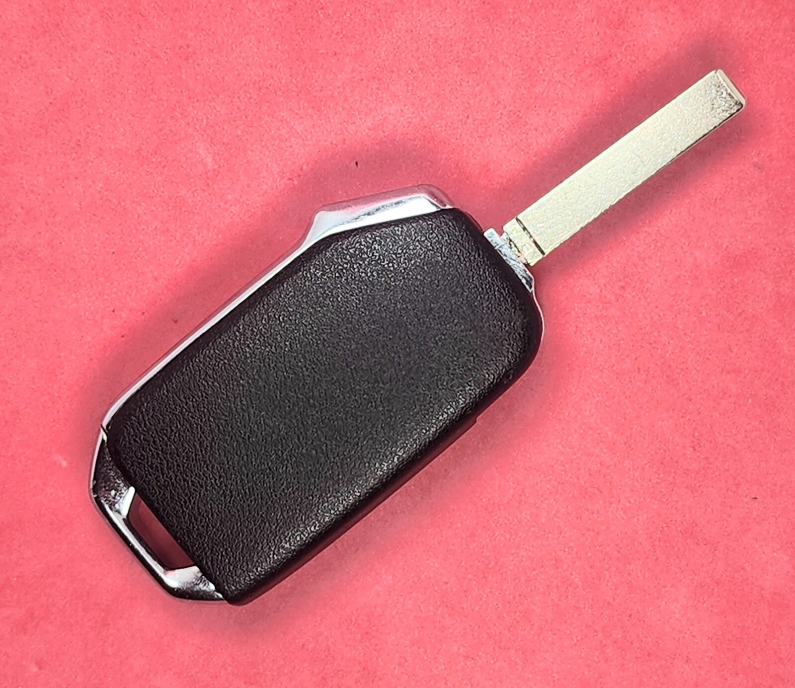 OEM 2022 Kia Sorento Flip Key Keyless Remote FOB w/ Transponder 95430