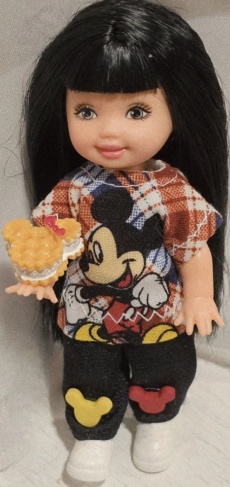 MUÑECA KELLY 5 piezas de pelo negro en PANTALONES MINNIE MOUSE ÚNICOS + TOP CON ZAPATOS Y MinnieCookie Foto 2 de 4