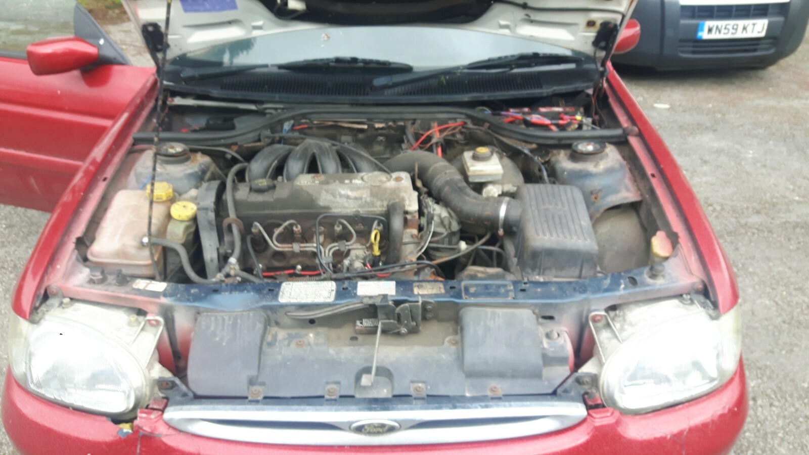 Image 61 - Ford-Escort-Convertible-1-039-8-diesel-Manual-1996-took-in-p-x-spares-or-repair