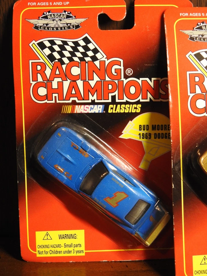 Набор из 5 1960-х гоночных чемпионов NASCAR литой Ford Classics нераспечатанный в коробке - Изображение 2 из 4