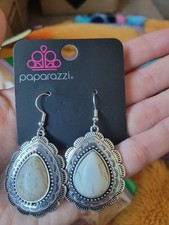 Orecchini Paparazzi Mountain Mover bianchi