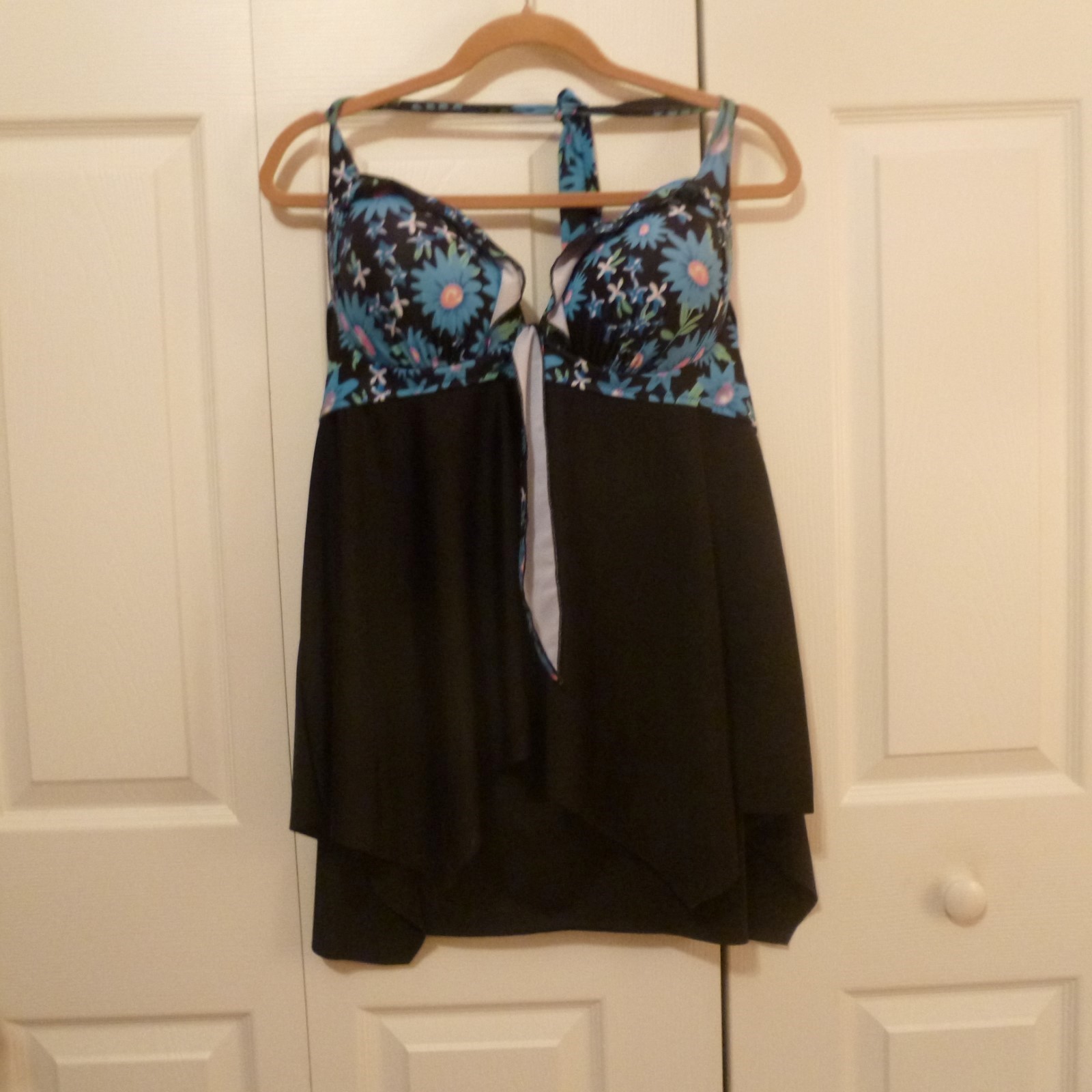 Woman's, Swim Suit Top XXL- EUC