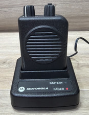 MOTOROLA MINITOR V 5 PAGER - VHF w/ CHARGER RLN5703C