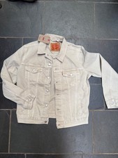 The Trucker Jacket in the Sandbox Levi´s Jea...