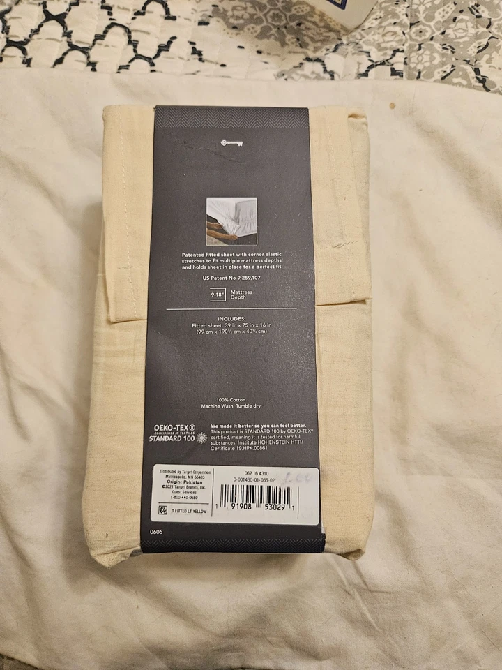 Sábana bajera doble amarilla Threshold ultra suave 300 hilos (39" x 75") Foto 2 de 2