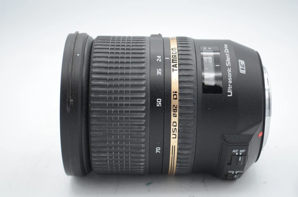 Lente Tamron SP 24-70mm f/2.8 DI VC USD para Canon EF-Mount, com tampas e capô - Imagem 3 de 4