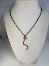 Pendentif serpent en fil de cuivre fabriqué artisanalement avec chaîne en cuivre 19 pouces