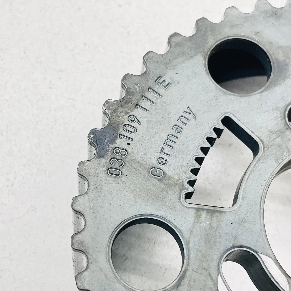 Piñón del árbol de levas de distribución del motor Volkswagen Audi 2004-2014 OEM #038109111E Foto 3 de 4