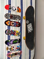 Tech Deck Handboard Set – 10" Pro Skateboard, Authentic Graphics, Collectible To
