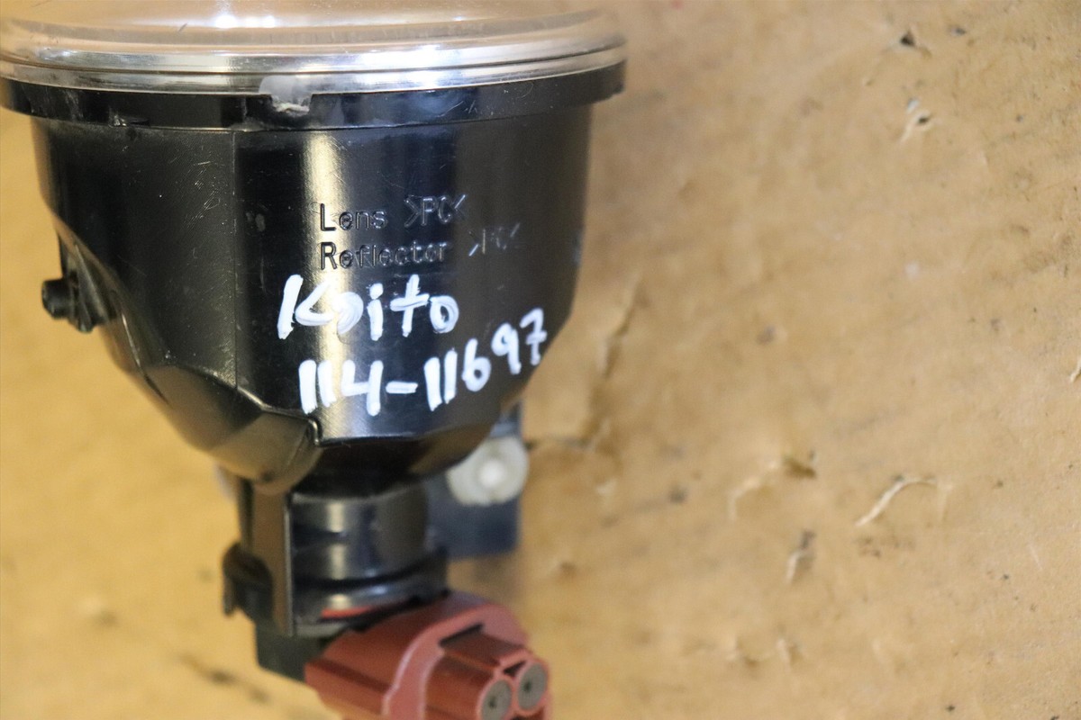 Toyota/Daihatsu/Honda/Subaru Forester Genuine fog light Right