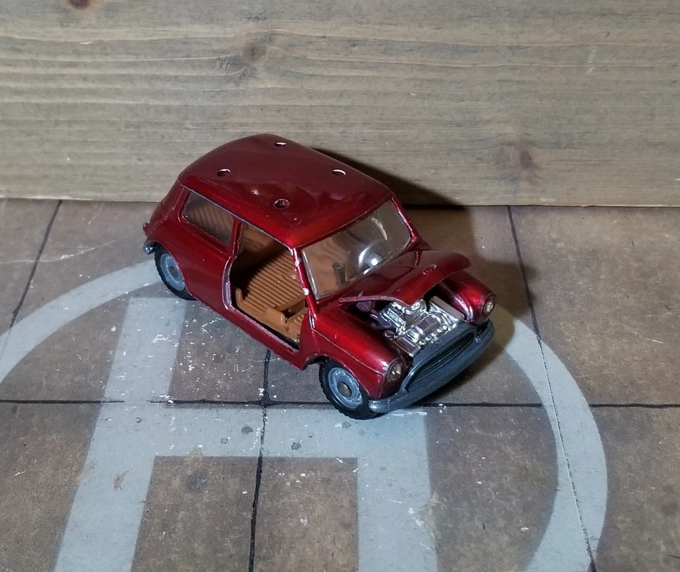 MEBETOYS A-28 INNOCENTI MINI MINOR SCALA 1:43 ROSSO METALLIZZATO PARTI MANCANTI - Immagine 2 di 4