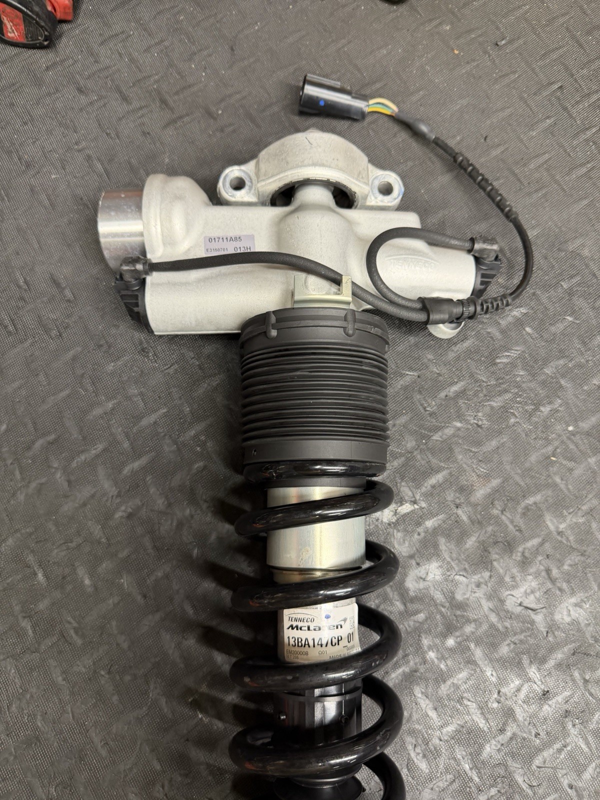 McLaren 570S Front Left Axle