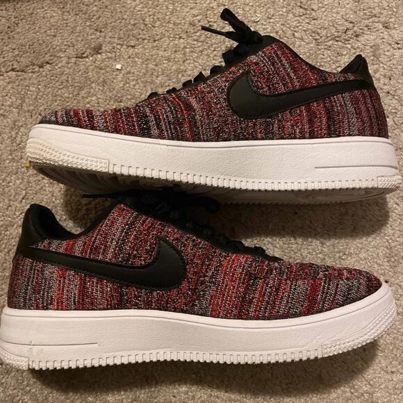 Size 9.5 - Nike Air Force 1 Flyknit 2.0 