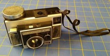 Storage auction find.Vintage Kodak Instamatic X-45 Camera 1970s Has film in.