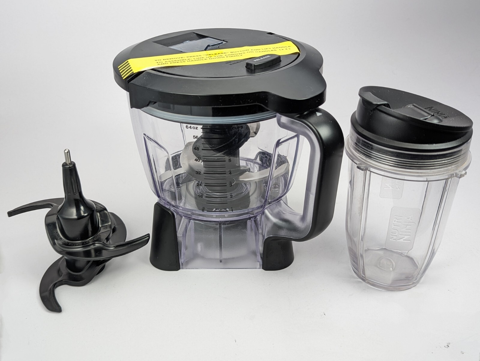 Ninja Professional Kitchen System 1500Watt 5Speed Blender Model BL685