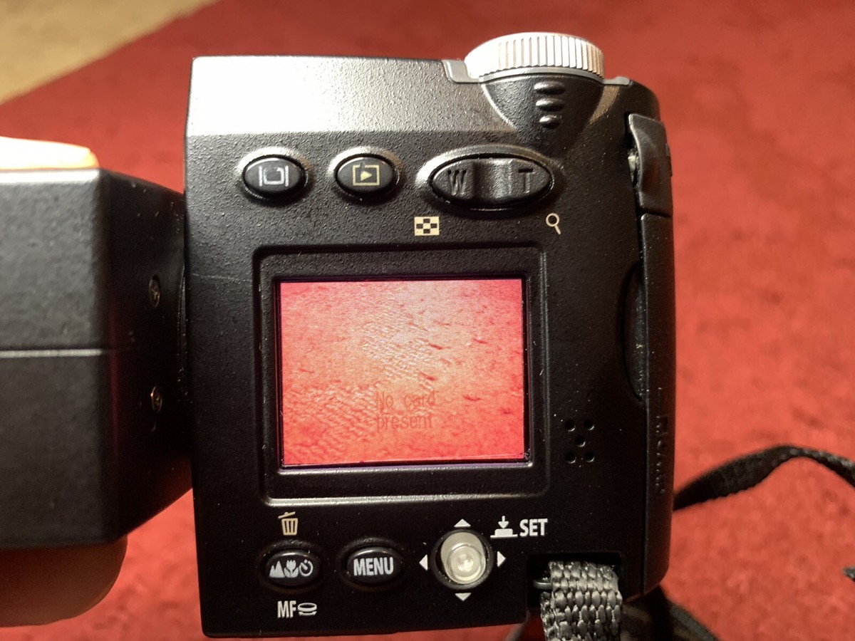 Nikon Coolpix 4500 4.0 MP 1.5