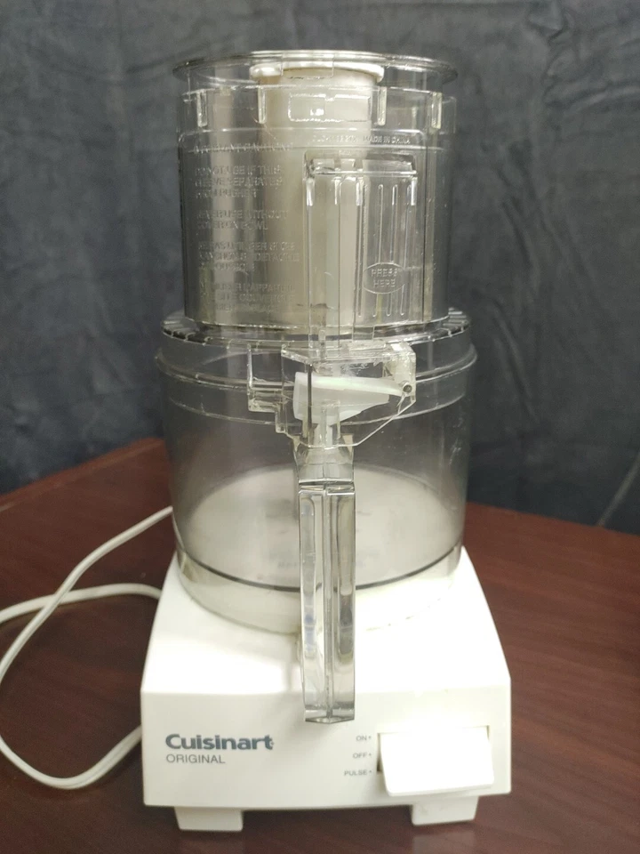 Cuisinart DLC 10S TX White Pro Classic 7-cup Bowl Food Processor w/Extras - Image 2 of 4