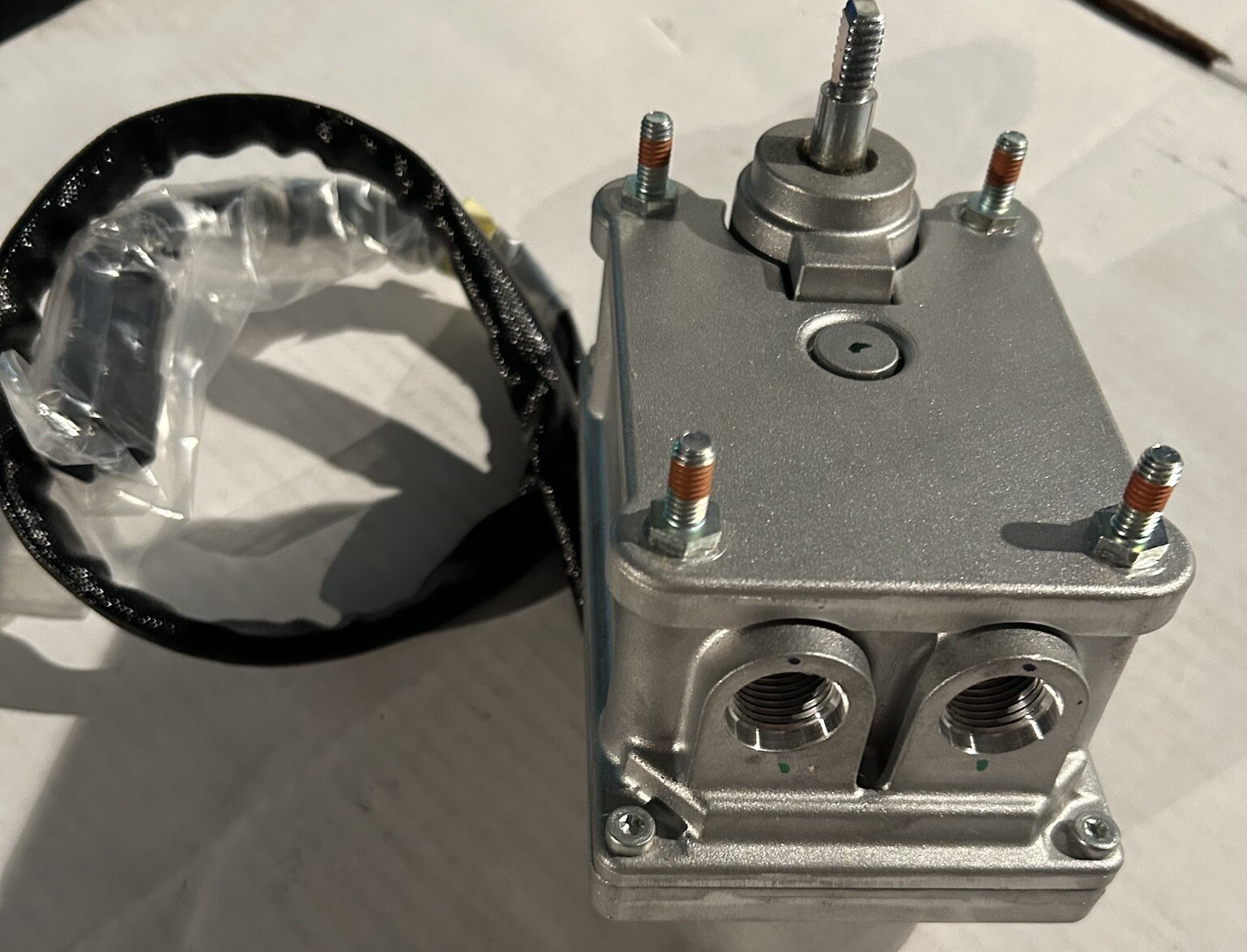 Borg W.Turbo, Actuator ,NAVSTAR (DT466), 5010588R91 .   2493866  (4pin) 7.6L