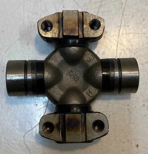 Universal Joint 550 EX-15 | 4-1/2" Wide 9mm Bolt Holes 33mm Ends - Picture 1 of 10