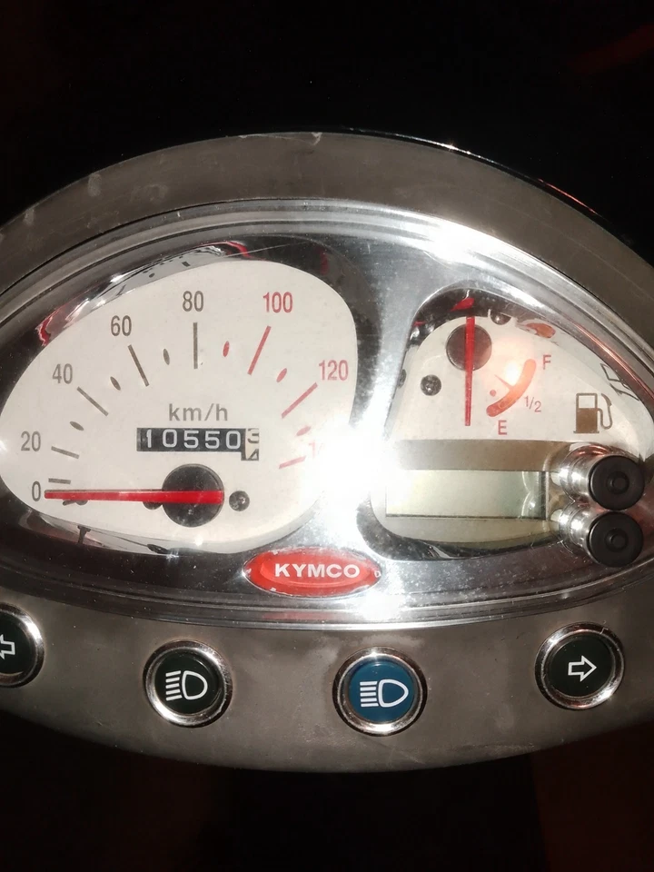 KYMCO 150CC ROAD SCOOTER/MOTORCYCLE four stroke engine - image 3 of 4