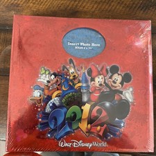 Disney Parks World 2012 Photo Album Scrapbook