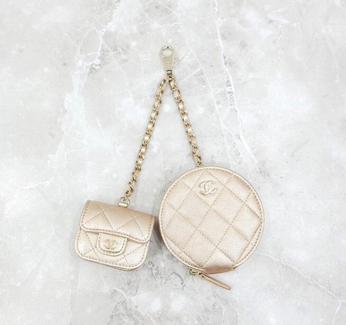 CHANEL New CC Logo Wireless Earbuds Case Coin Purse 143687486 [P]