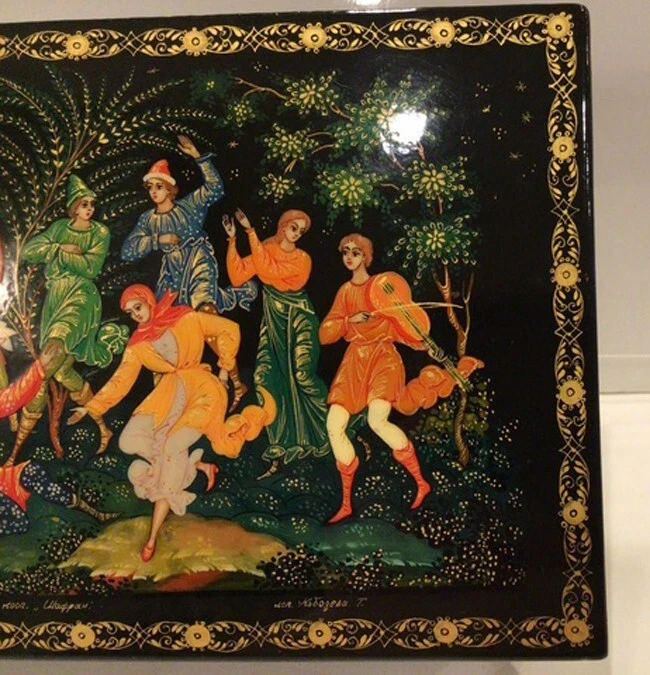 CAJA RUSA PALEKH PAPEL MACHÉ LACADO "DANSING" AÑOS 90 Firmada Foto 4 de 4