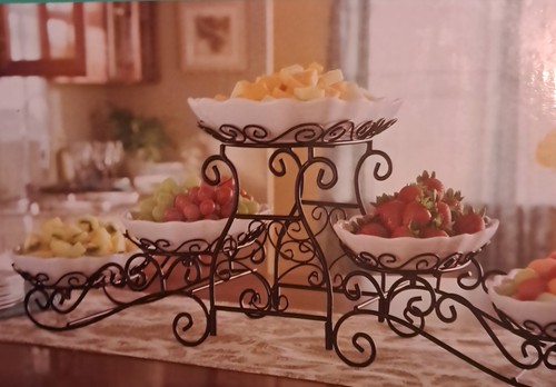 Gourmet Buffet Server 5 Scalloped Durable Stoneware Bowls In Box
