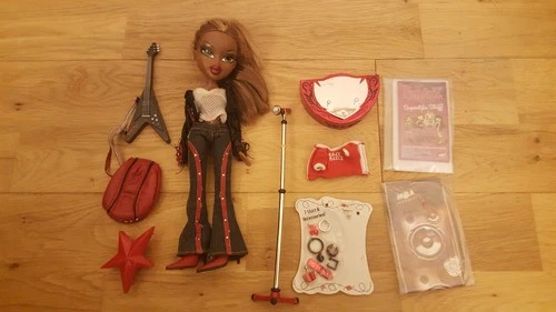 bratz sasha rock angelz doll guitar, stand and accessories , posters lot