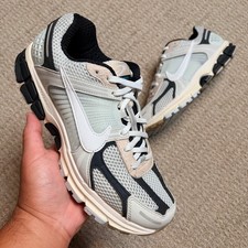 Nike Zoom Vomero 5 Sail Light Bone Wolf Grey FN7649-110 Mens 9.5