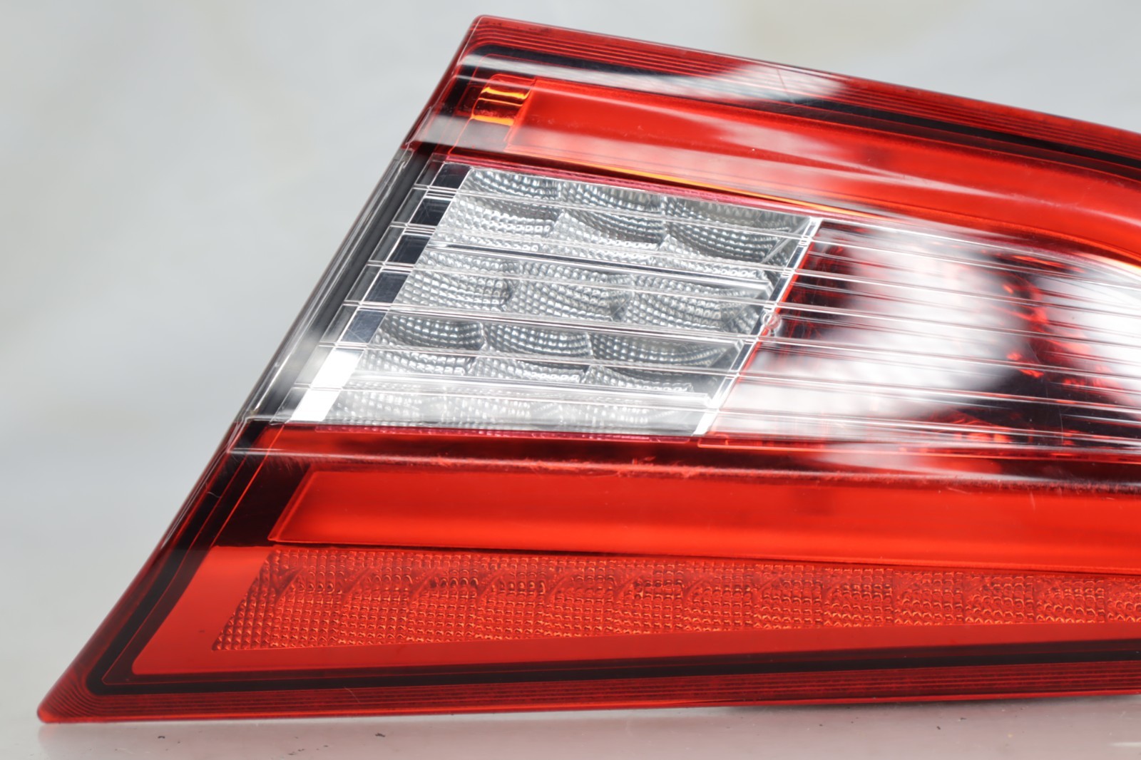 ✅ 2014-2019 MASERATI GHIBLI SQ4 REAR RIGHT PASSENGER SIDE INNER TAIL LIGHT OEM