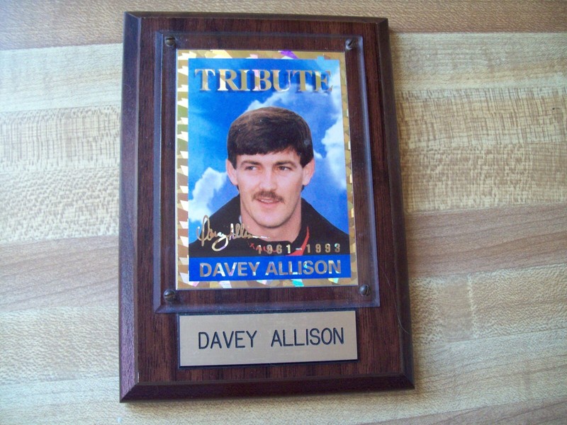 DAVEY ALLISON WOODEN PLAQUE with a Davey Tribute trading card