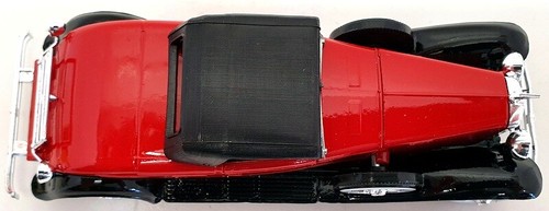 Solido 1/43 Scale Model Car AEA3360 - Duesenberg J - Red/Black - Picture 4 of 5