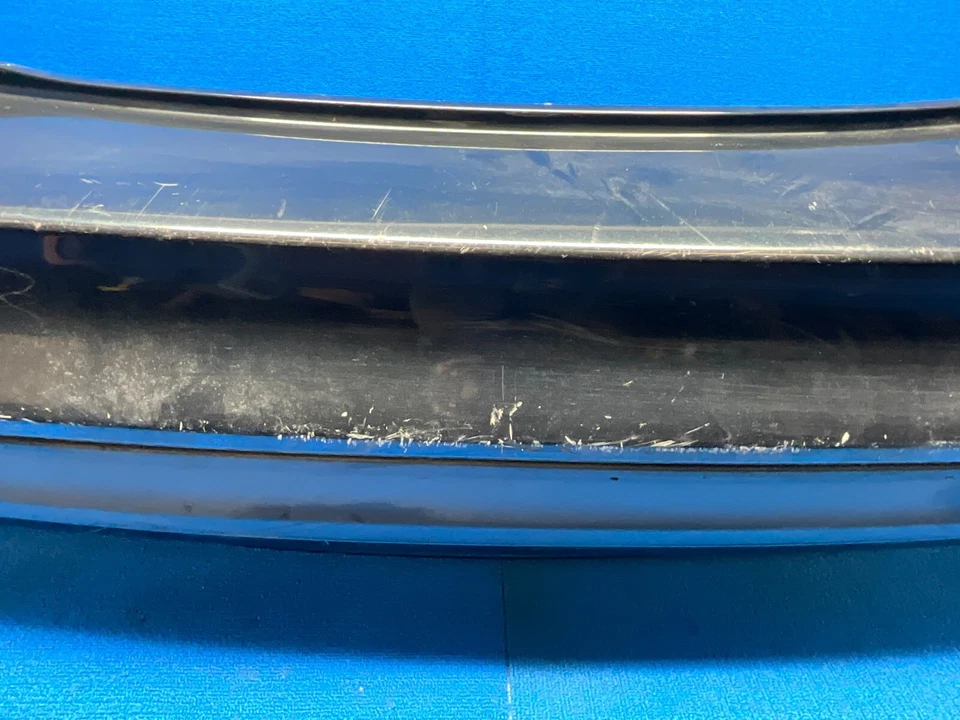 DARK SIDE 2014-2016 FORD FUSION SE 1.5L CUBIERTA DE PARACHOQUES TRASERO CON REFLECTOR DE LUZ OEM Foto 2 de 4