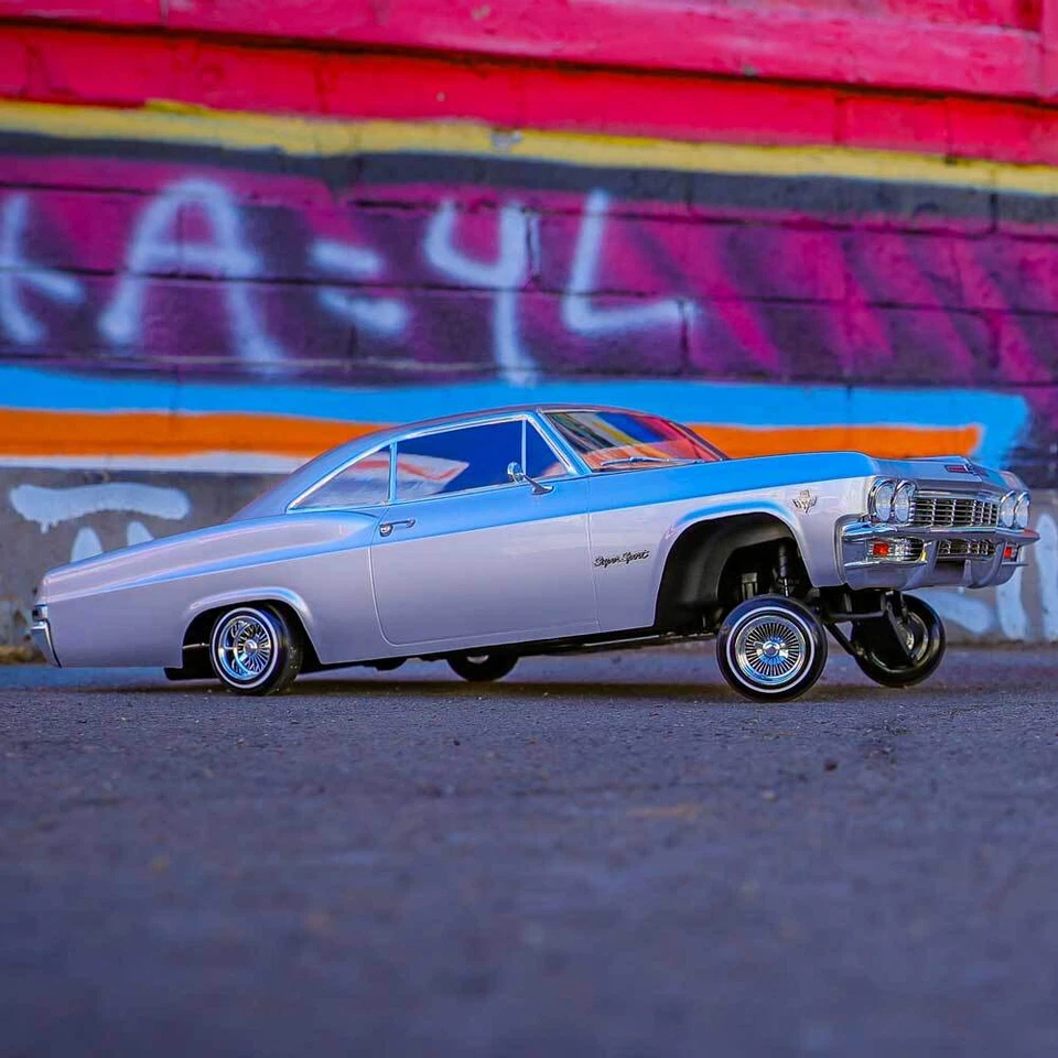 Redcat Racing SixtyFive RC Car - 1:10 1965 Chevrolet Impala Hopping RC Lowrider - Image 3 of 4