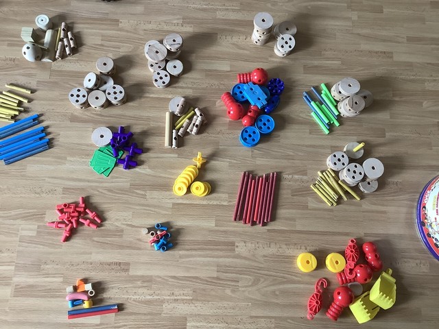 Tinkertoy Classic Ultra Construction Set 250 Piece Hasbro ( Missing Parts) for sale online