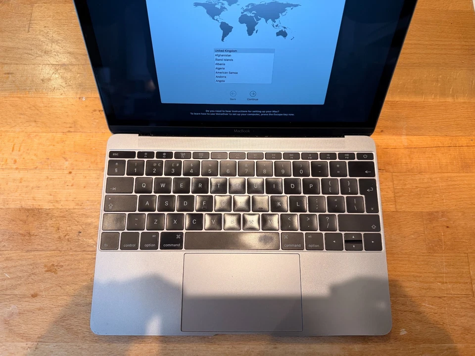 Apple MacBook Early 2016 - Core M3-6Y30 - 8GB DDR3 1.1GHz - 256GB SSD - Image 3 of 4