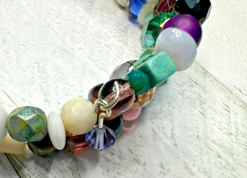 FB07 "PETALS" Blue Gemstone Memory Wire 34x Wrap Bracelet size 7 - Image 3 of 4