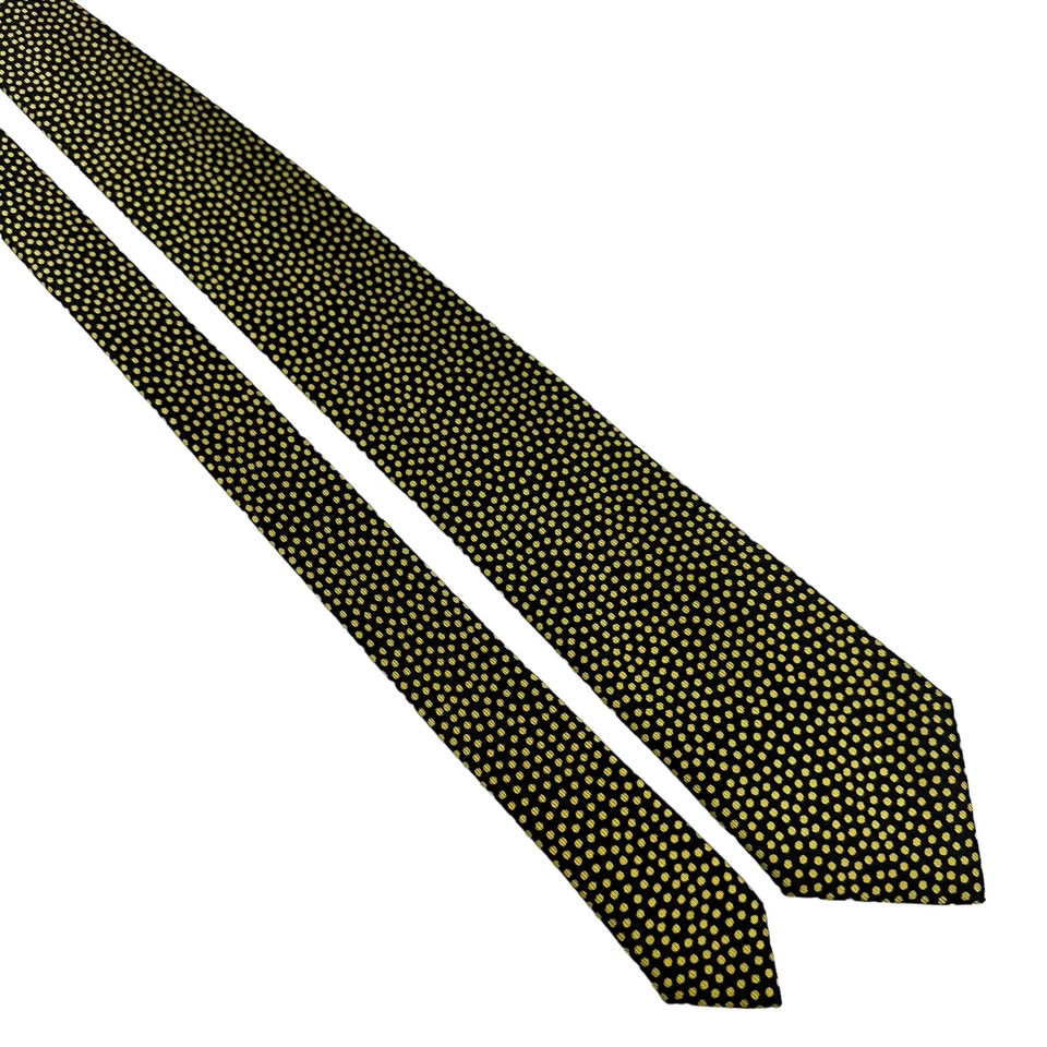 Corbata Brioni negra amarilla pequeña a lunares dentados 62” X 3,5” seda lisa Foto 3 de 4
