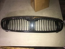 2002 - 2008 Jaguar X-type Chrome Grille With Painted Vanes Original Jaguar