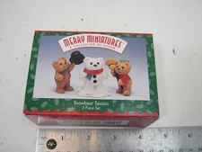Hallmark Merry Miniatures 3 pcs SNOWBEAR SEASON Holidays 1997 Christmas