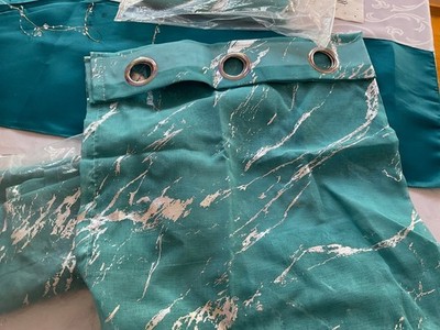 NEU ### Vier Vorhänge mit Ringen, nagelneu, habe mich verkauft türkis mit