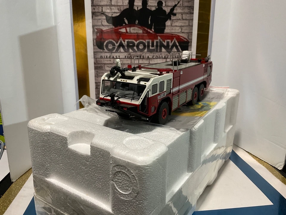 TWH TWH078 / 01089 Oshkosh Striker 3000 US Air Force Crash Fire Rescue Truck - Image 4 of 4