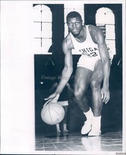 1963 Detroit Bill Buntin Basketball Player Game Action 8X10 Historic Press Photo